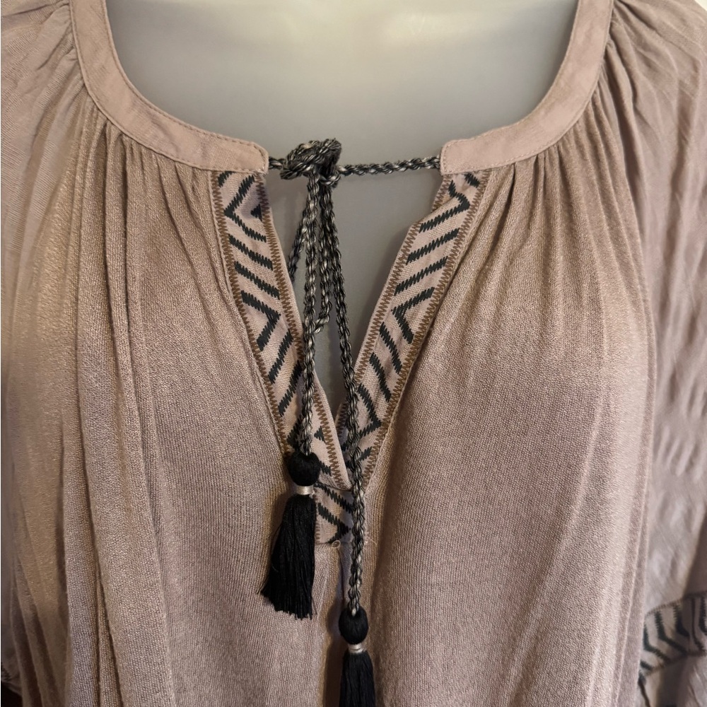 Lucky Brand Taupe Top w/Black Accents PLUS: 1X Bin#S - Picture 2 of 6